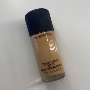 MAC Studio Fix Fluid Foundation